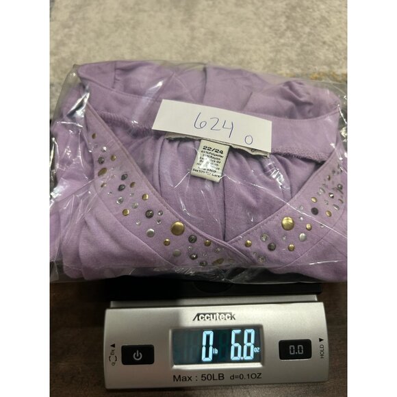 French Laundry Studded V-Neck Top Lavender Sz 22/24 Short Sleeve Poly Rayon - Picture 9 of 9